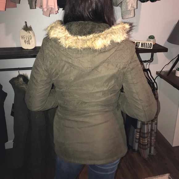 Military Style Jacket w/fur - Picture 2 of 3